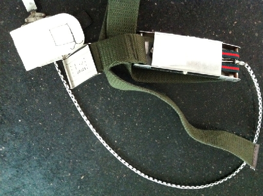 廣州機場CEIA進口金屬探測門安檢員攔截皮帶偷牌器[圖]